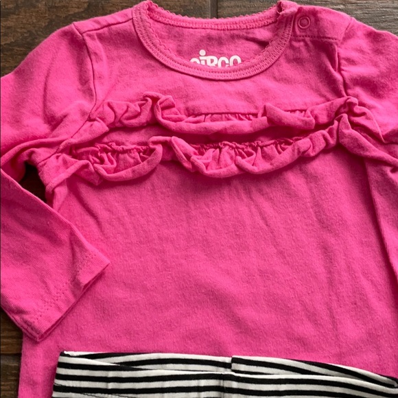 🎀Adorable girls 2 outfit bundle 🎀 - Picture 6 of 9